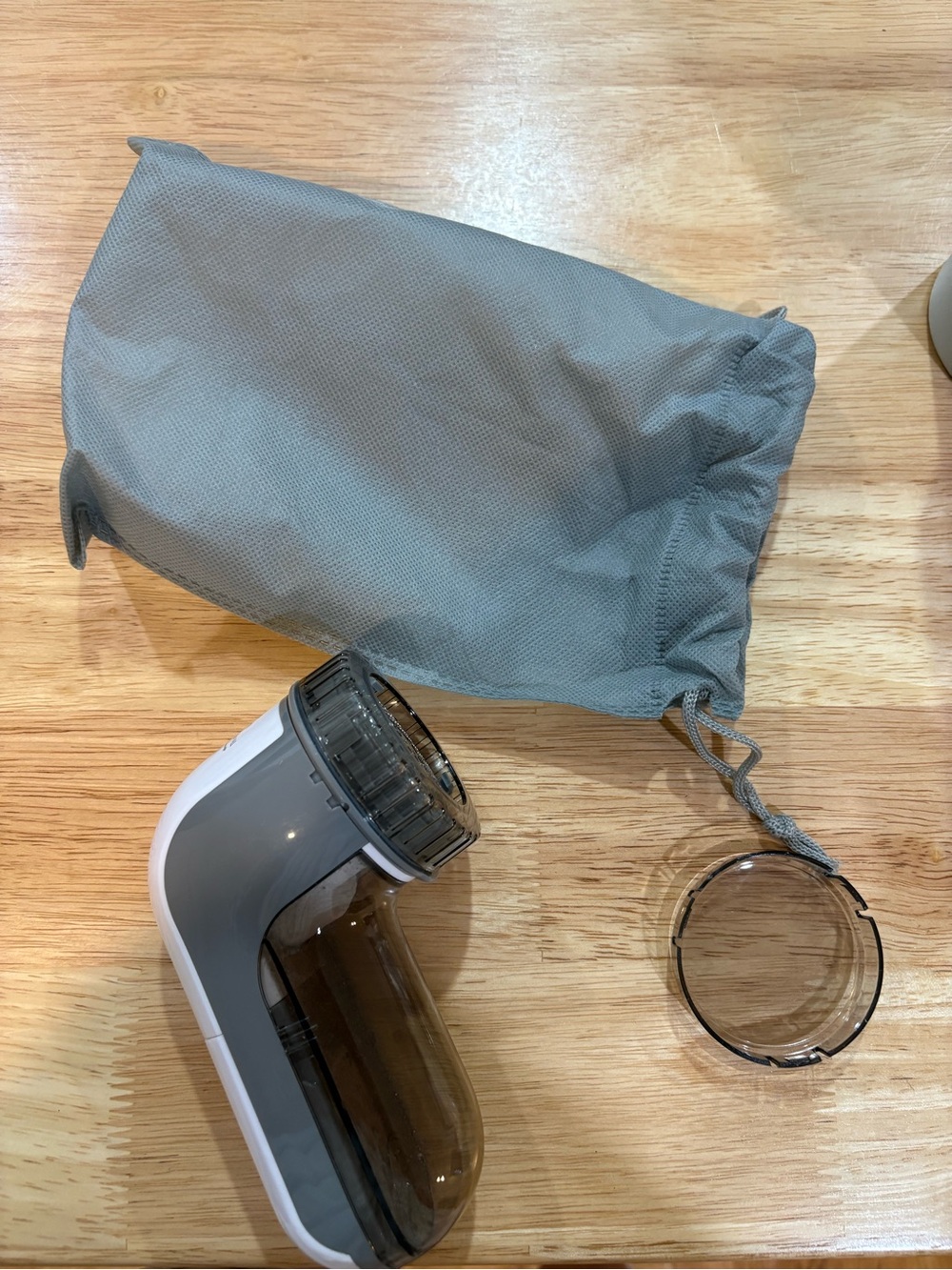 Handheld Fabric Lint Remover - Gray & White